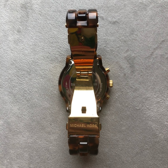 Michael Kors Tortoise Watch - Picture 3 of 5
